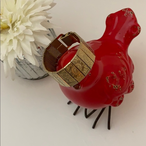 Vintage Goldtone Bracelet - Picture 2 of 8